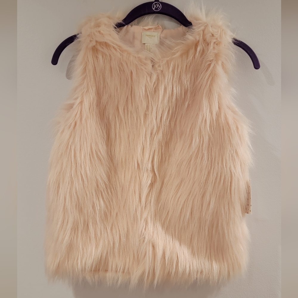 Forever 21 Girls Pink Faux Fur Vest with side pockets Sz 13/14 NWT